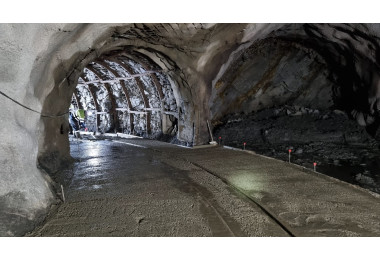 A pleno rendimiento en el acondicionamiento de la galería de la mina en la comarca Laciana, León.